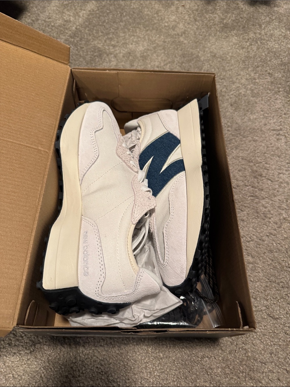 New Balance 327 womens Cream & Navy Retro-Style Sneaker